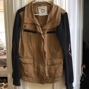 Lightweight beige jacket with sweatshirt sleeve